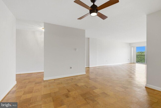 Building Photo - 1300 Army Navy Dr