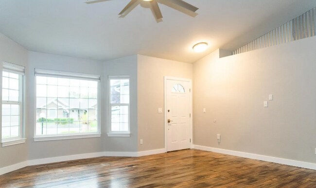 Building Photo - 434 W Bosanka Dr