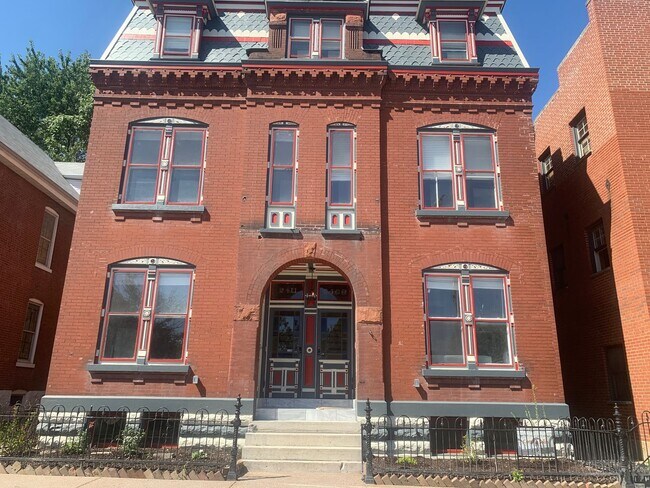 Building Photo - 12th St Apartments