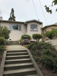 Building Photo - 28 Moss Ave