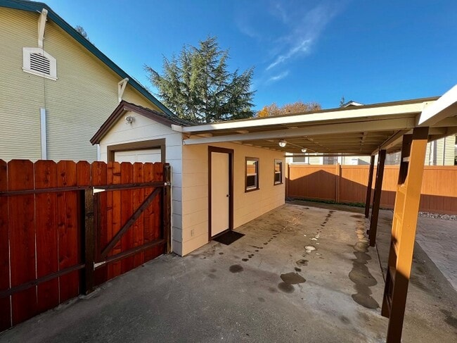 Building Photo - Absolutely Adorable One Bedroom Home Near Downtown Napa