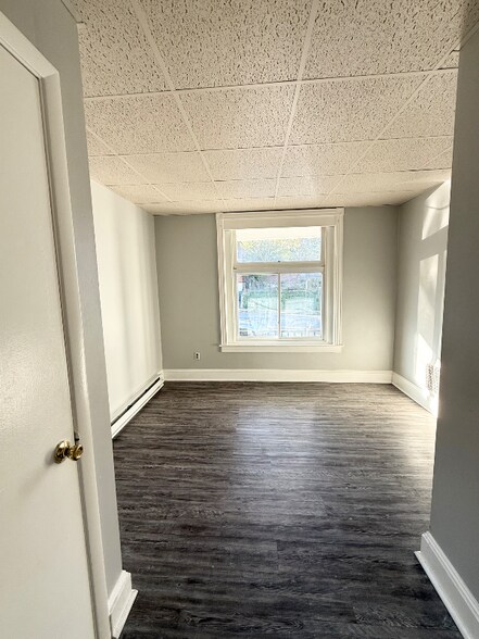 Building Photo - 44 W Union Blvd