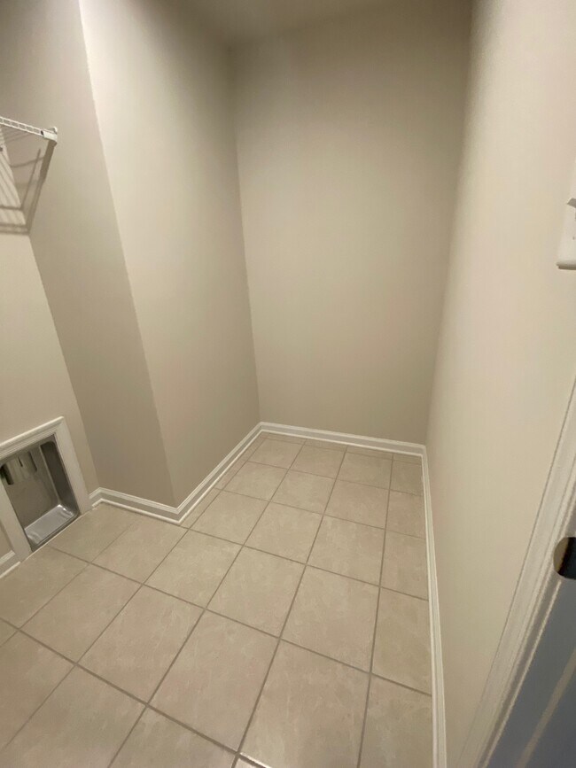 Building Photo - 126 Bicameral Ln