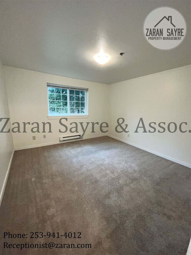 Building Photo - 039 - 2 bed, 2 bath condo minutes from Red...