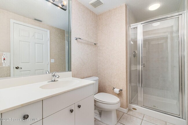 Building Photo - 104 Riverside Dr
