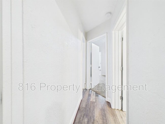 Building Photo - 5611 Olive St