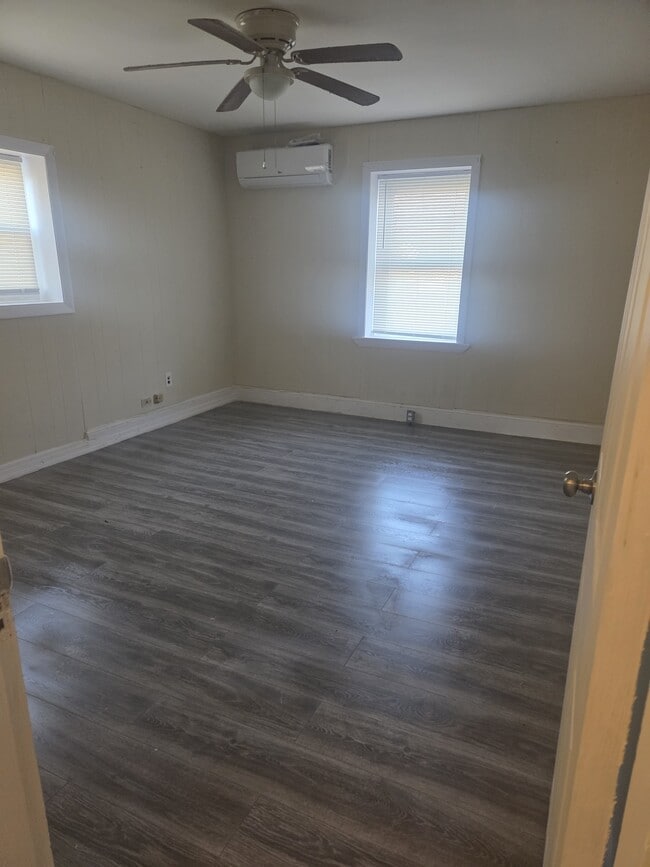 Building Photo - 155 Thomas St