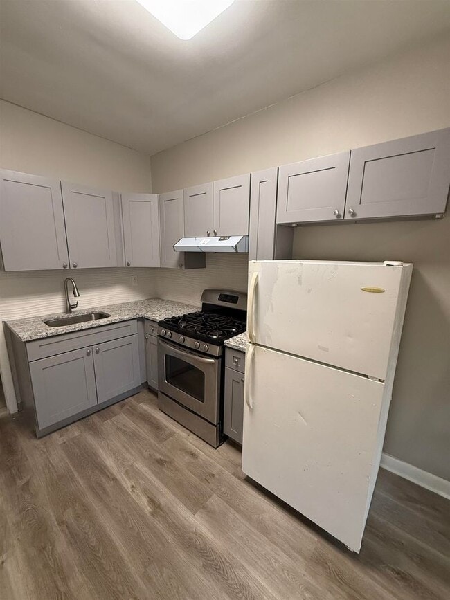 Building Photo - 303 Broadway-1A-1A