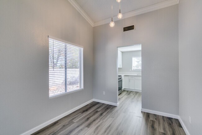 Building Photo - 8392 Gresham Dr