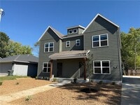 Building Photo - 820 Dockery Ln