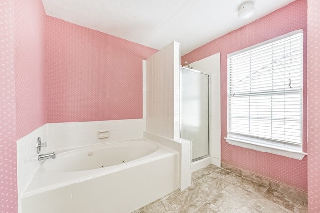 Building Photo - 7063 River Garden Dr