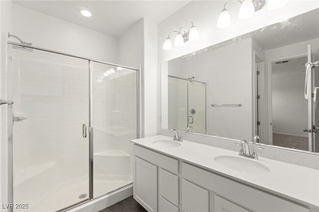 Building Photo - 10146 Glen Aulin St