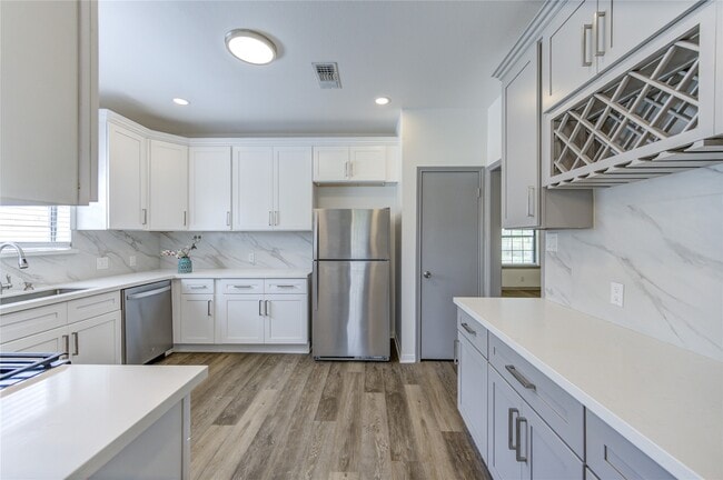 Building Photo - 7109 Kari Ln