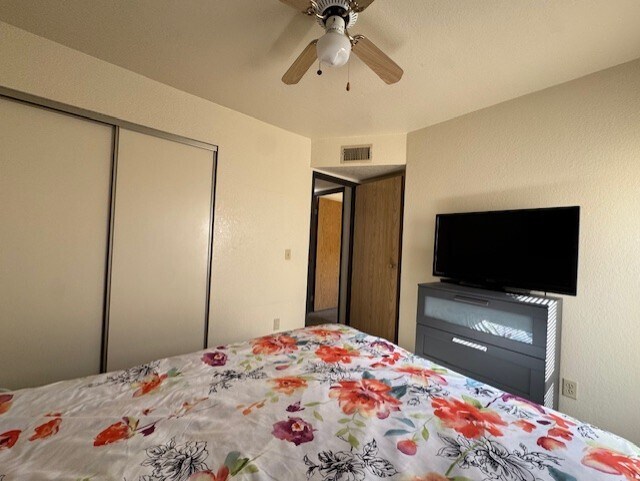 Building Photo - 454 Riverfront Dr