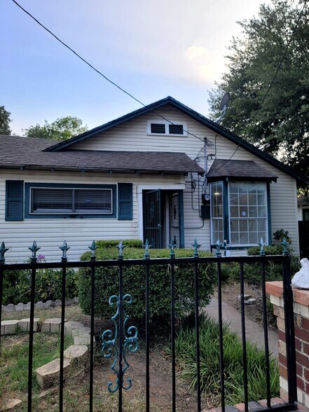 Primary Photo - 2735 Gay St