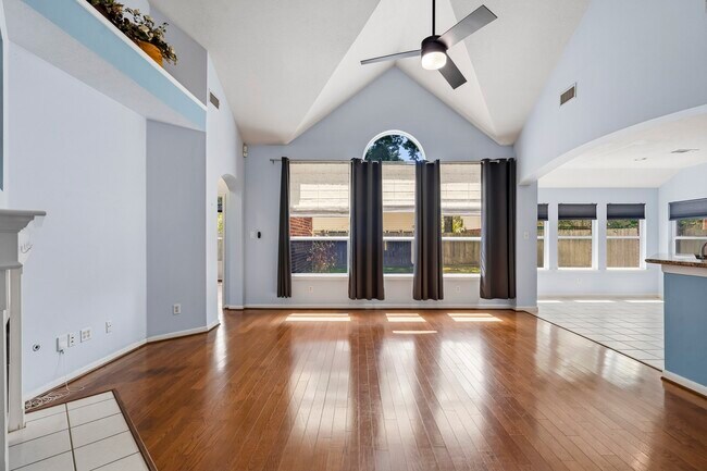 Building Photo - 2123 Mossy Trail Dr