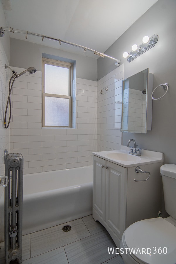 Building Photo - 1626 W Sherwin Ave