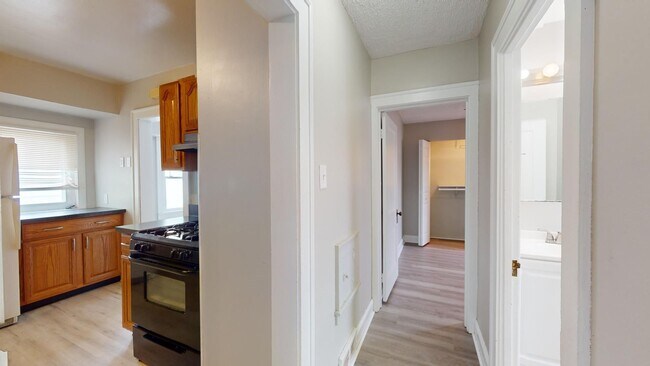 Building Photo - 7401 Jameson Rd