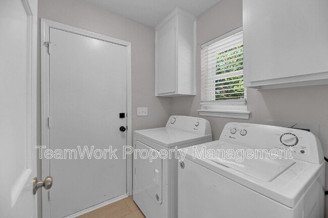 Building Photo - 2134 Vespers Dr