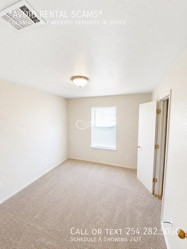 Building Photo - 2805 Alma Dr