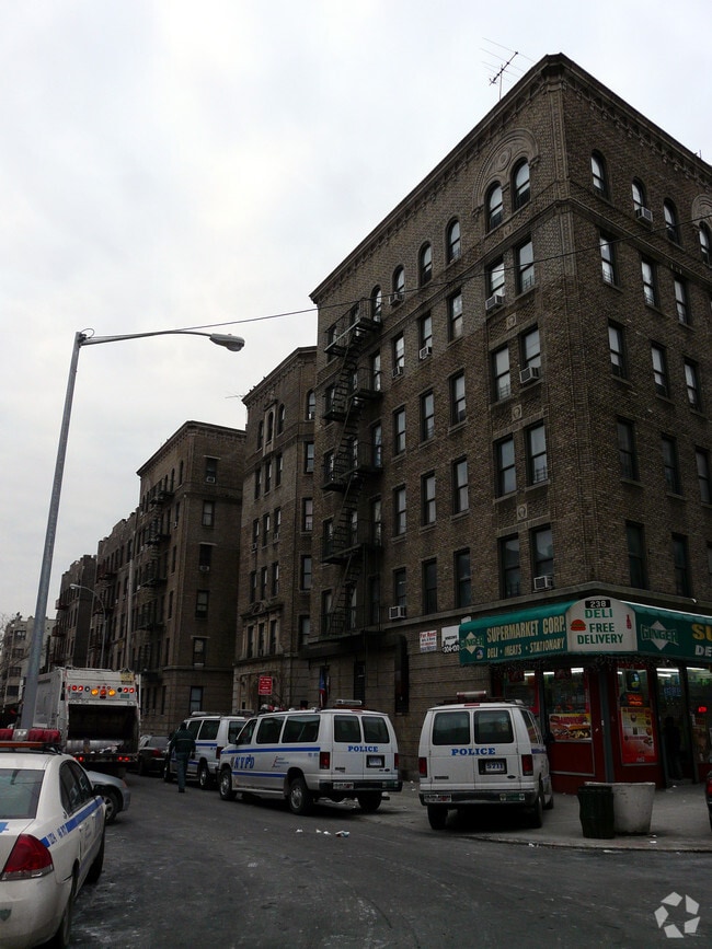 Building Photo - 2115-2119 Ryer Ave