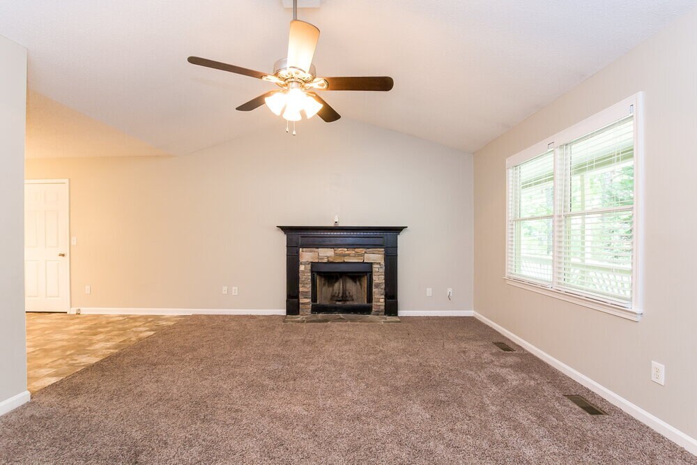 Building Photo - 18 Black Water Dr