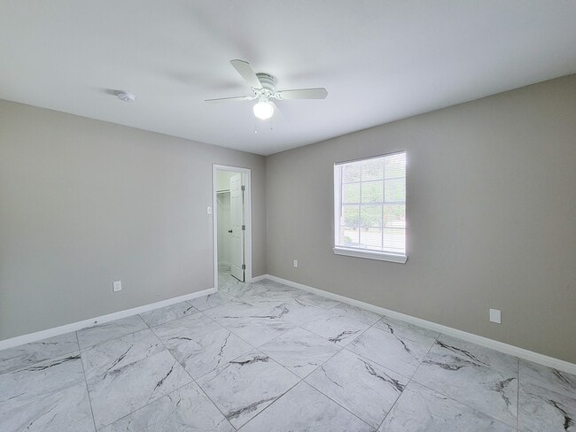 Building Photo - 3206 Lobit Dr