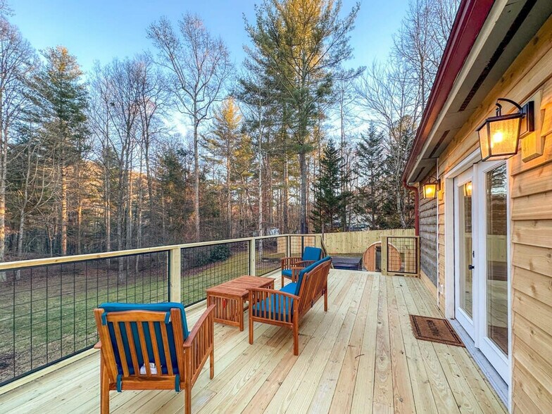 Building Photo - 204 Terrys Gap Loop Rd