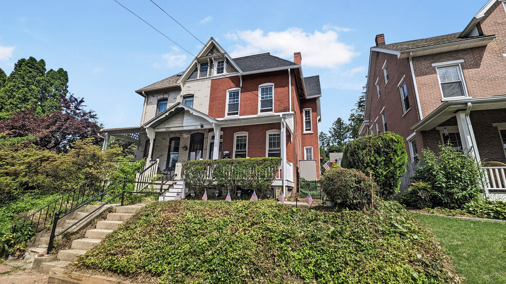 Building Photo - 321 W Biddle St