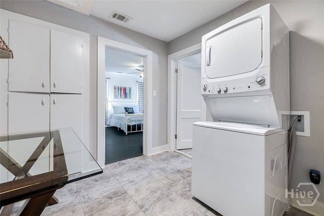 Building Photo - 1317 E 38th St