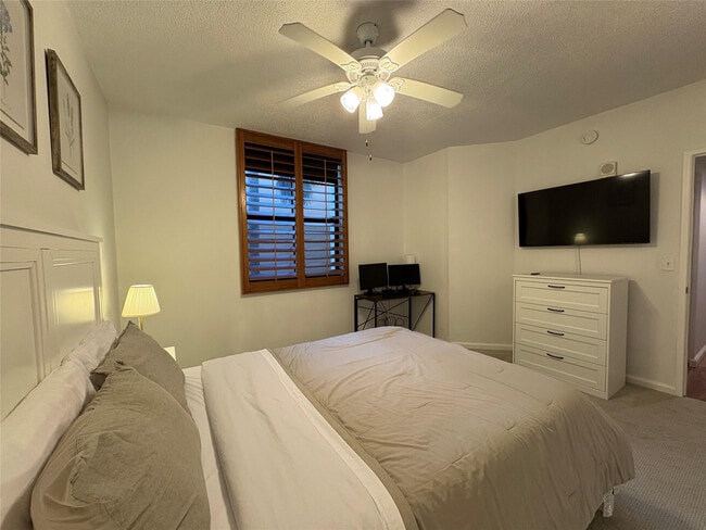 Building Photo - 780 S Sapodilla Ave