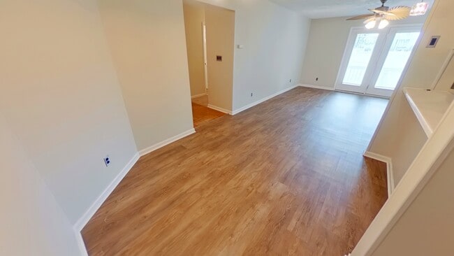 Building Photo - 300 Waterdown Dr