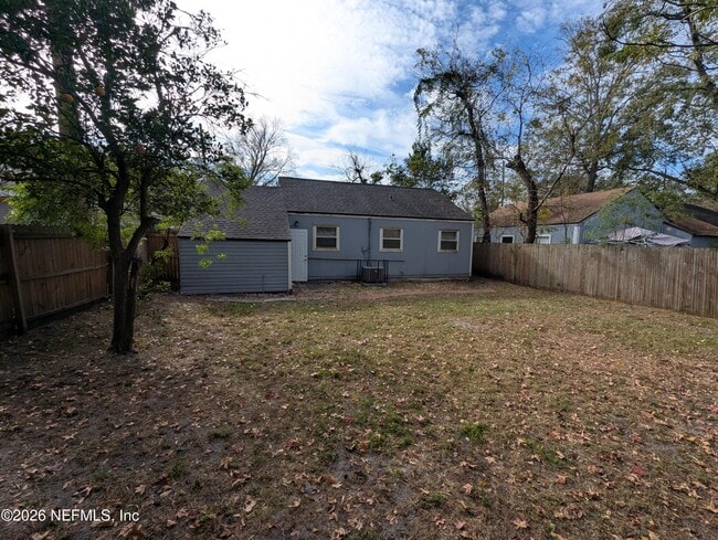 Building Photo - 3333 Myra St