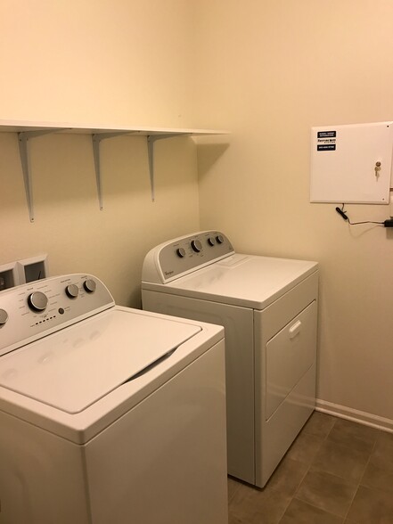 Building Photo - 1259 South Dallas Court