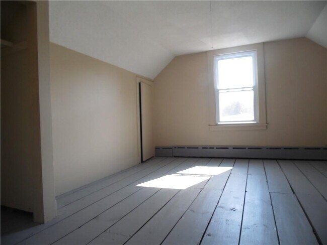 Building Photo - 182 Westerly Bradford Rd