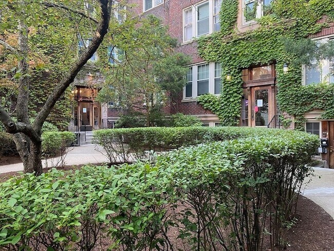 Building Photo - 97 Chester St