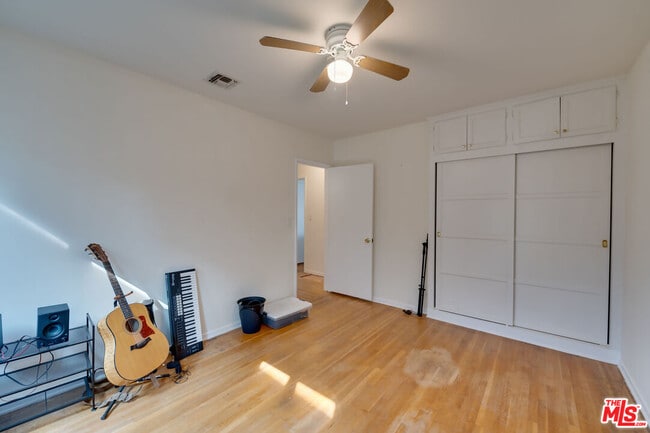 Building Photo - 8305 Colegio Dr