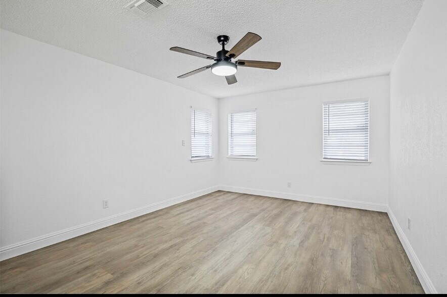 Building Photo - 3522 Shady Valley Dr