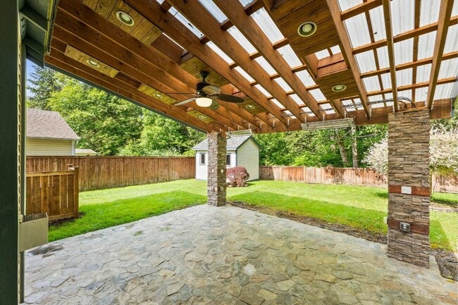 Building Photo - Spacious Sunrise Home for Rent in Puyallup...