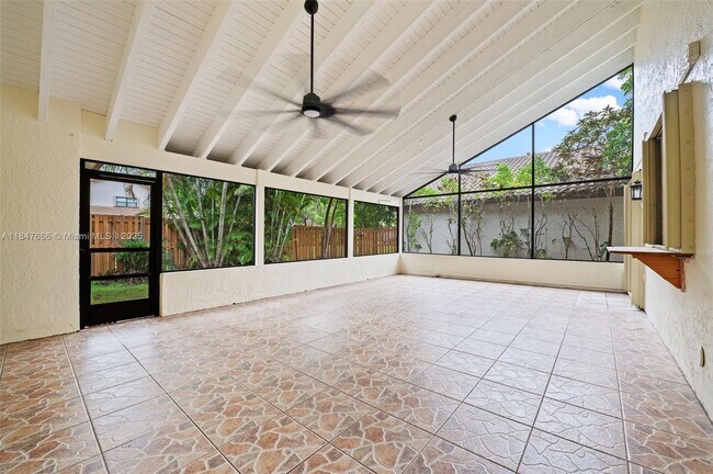 Building Photo - 2158 Baton Rouge