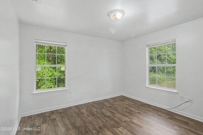 Building Photo - 124 30th 1/2 St
