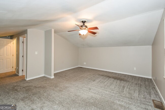 Building Photo - 3332 Chesterfield Ct