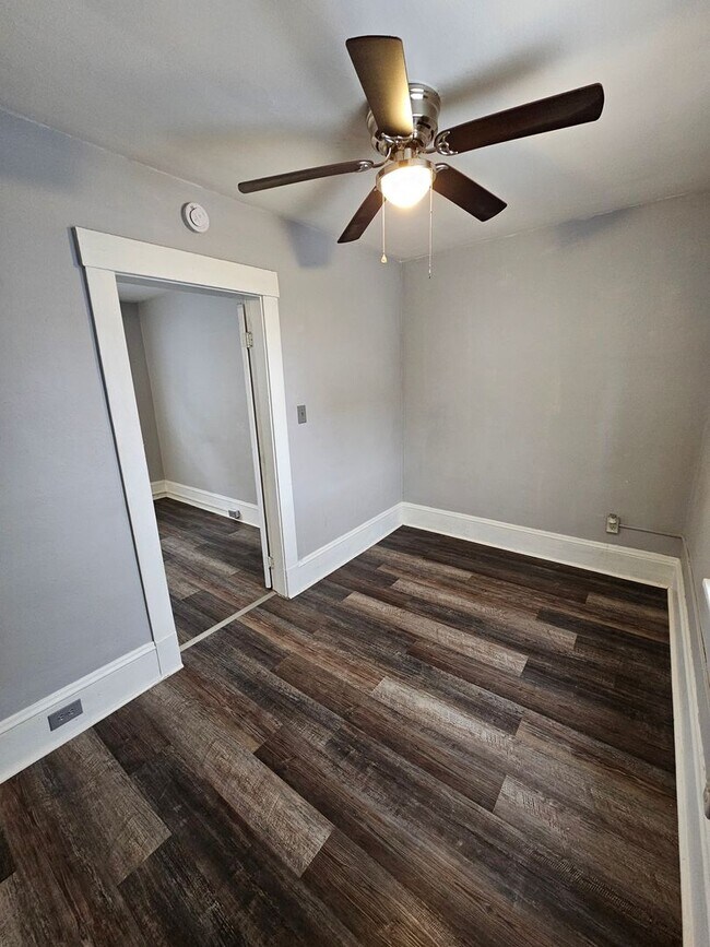 Building Photo - 48th,W.3664