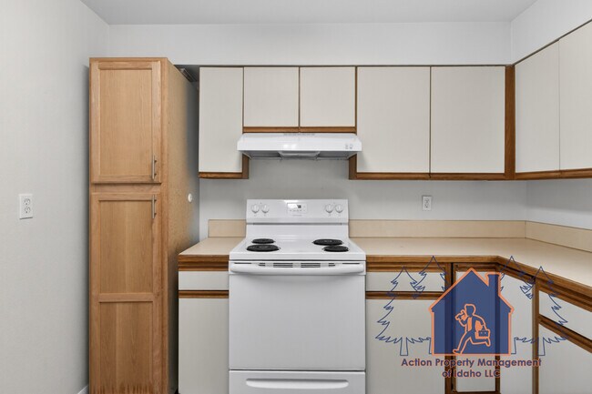 Building Photo - 510 Elmwood Dr
