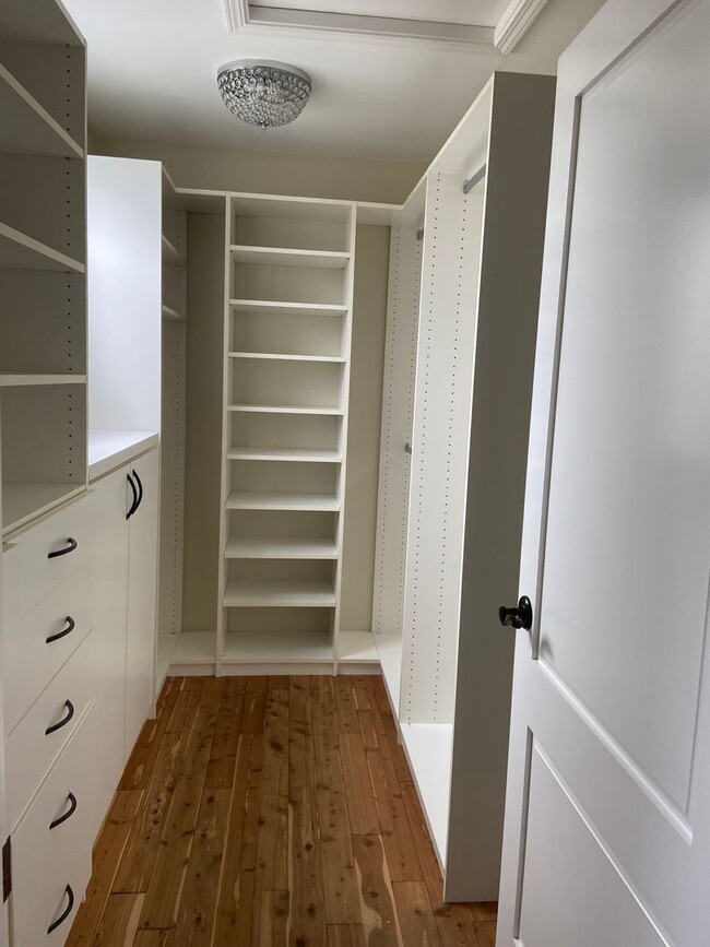 Building Photo - 3 Bed/2Bath Ready to Move In