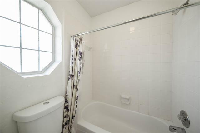 Building Photo - 100 Hearthwood Dr