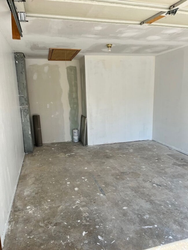 Building Photo - 2810 Antioch Rd