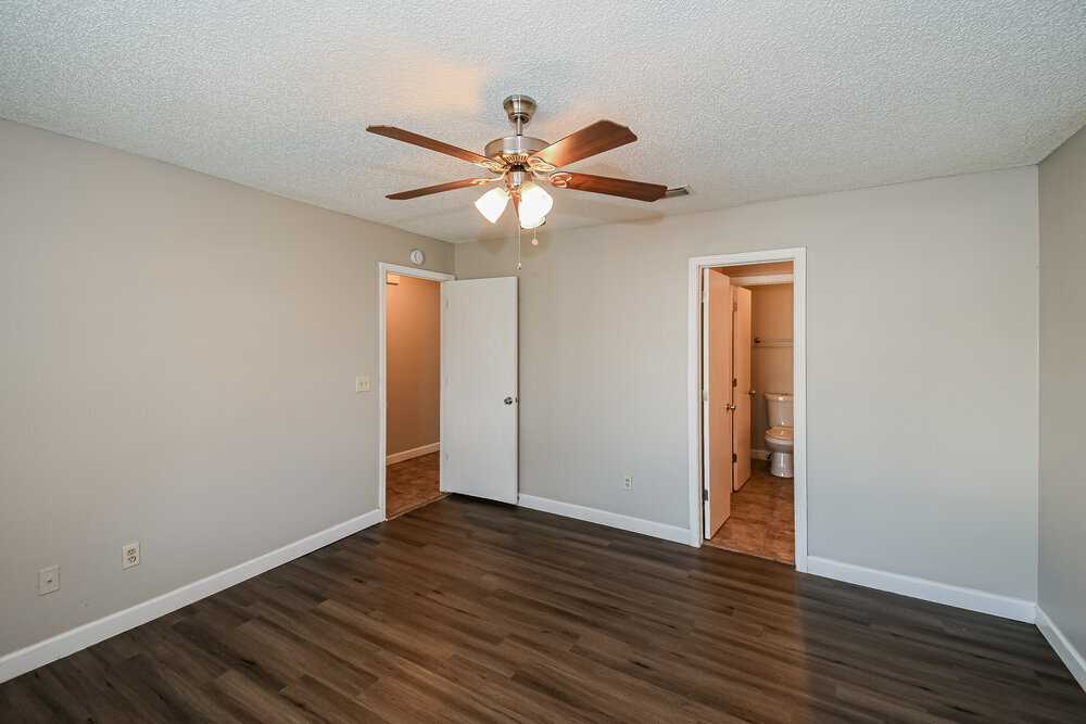 Building Photo - 1882 Manitoba Ct S