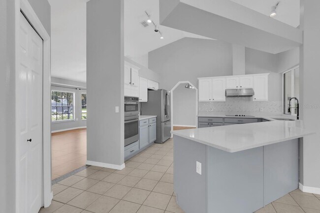 Building Photo - 2414 Sweetwater Blvd