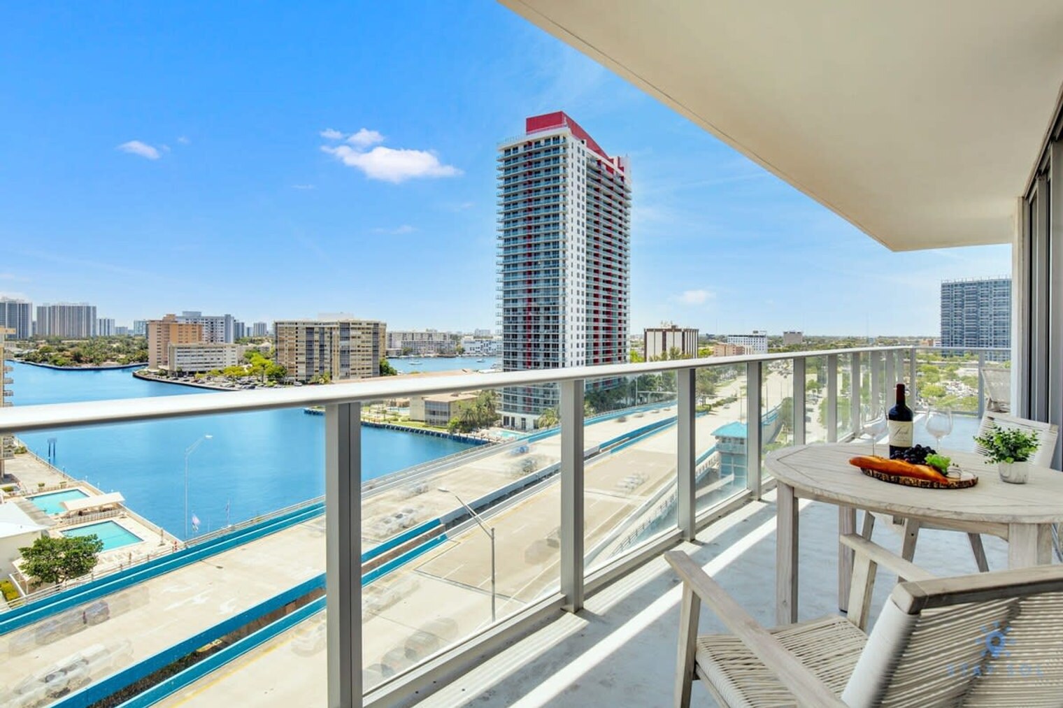 Building Photo - 4010 S Ocean Dr